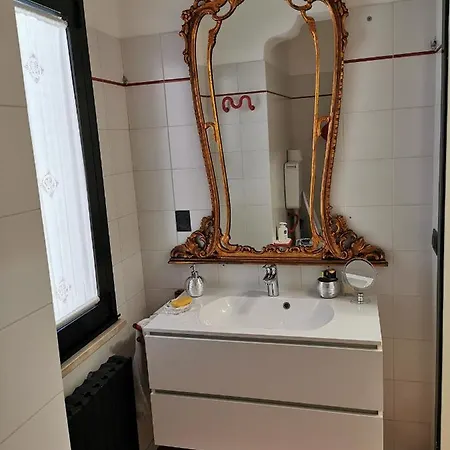 Villa Con Piscina 8 Posti 4 *