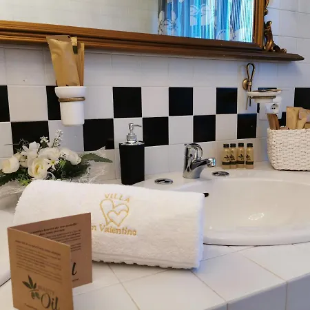 Villa Con Piscina 8 Posti 4 *