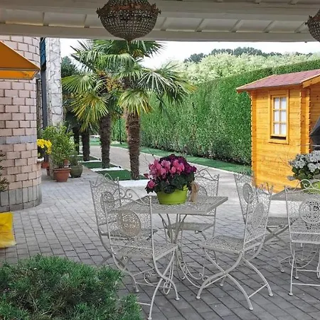 Villa Con Piscina 8 Posti 4 *