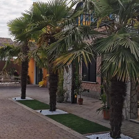Con Piscina 8 Posti 4 * Castelbaldo