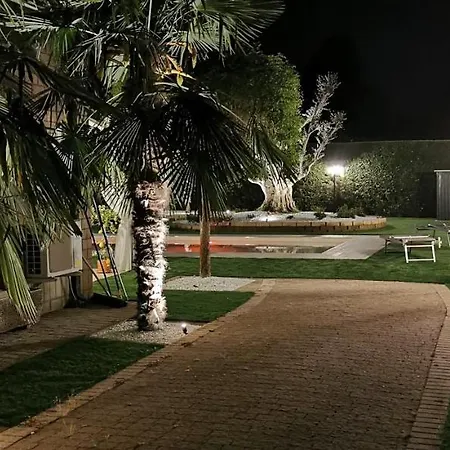 Con Piscina 8 Posti 4 Villa *