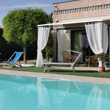 Con Piscina 8 Posti 4 *