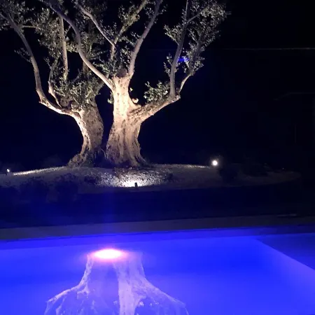 Con Piscina 8 Posti 4 Villa